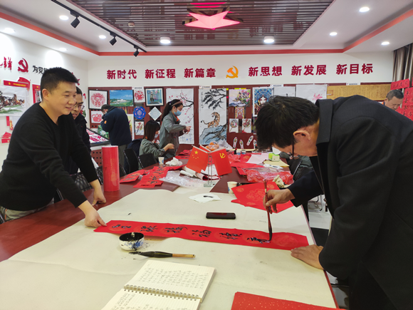 1--清水川能源公司组织开展“迎新春、写春联、送祝福”活动_副本.png